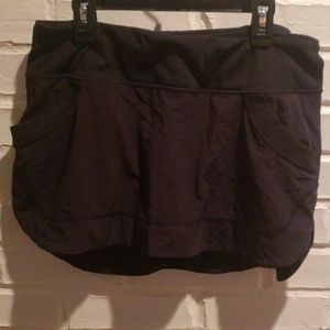 EUC Lululemon run skirt.Size 8.
